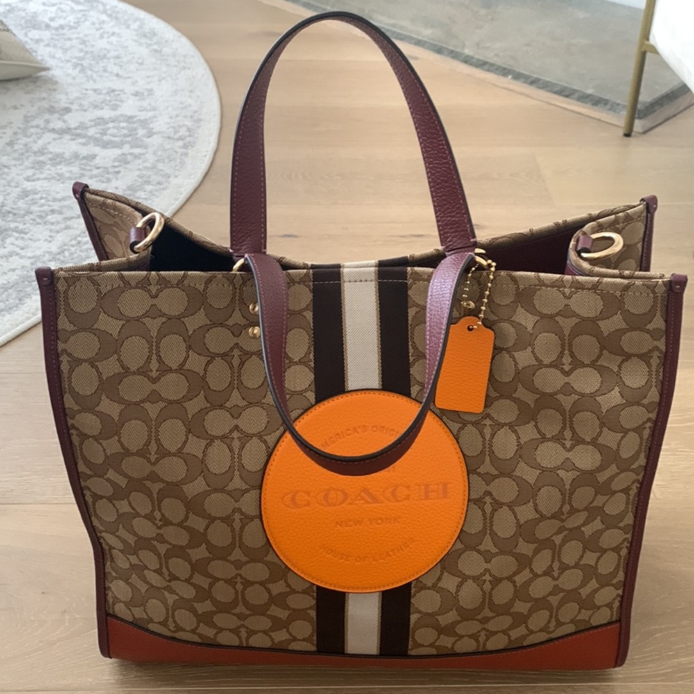 NWOT Coach Tote with Removable Strap